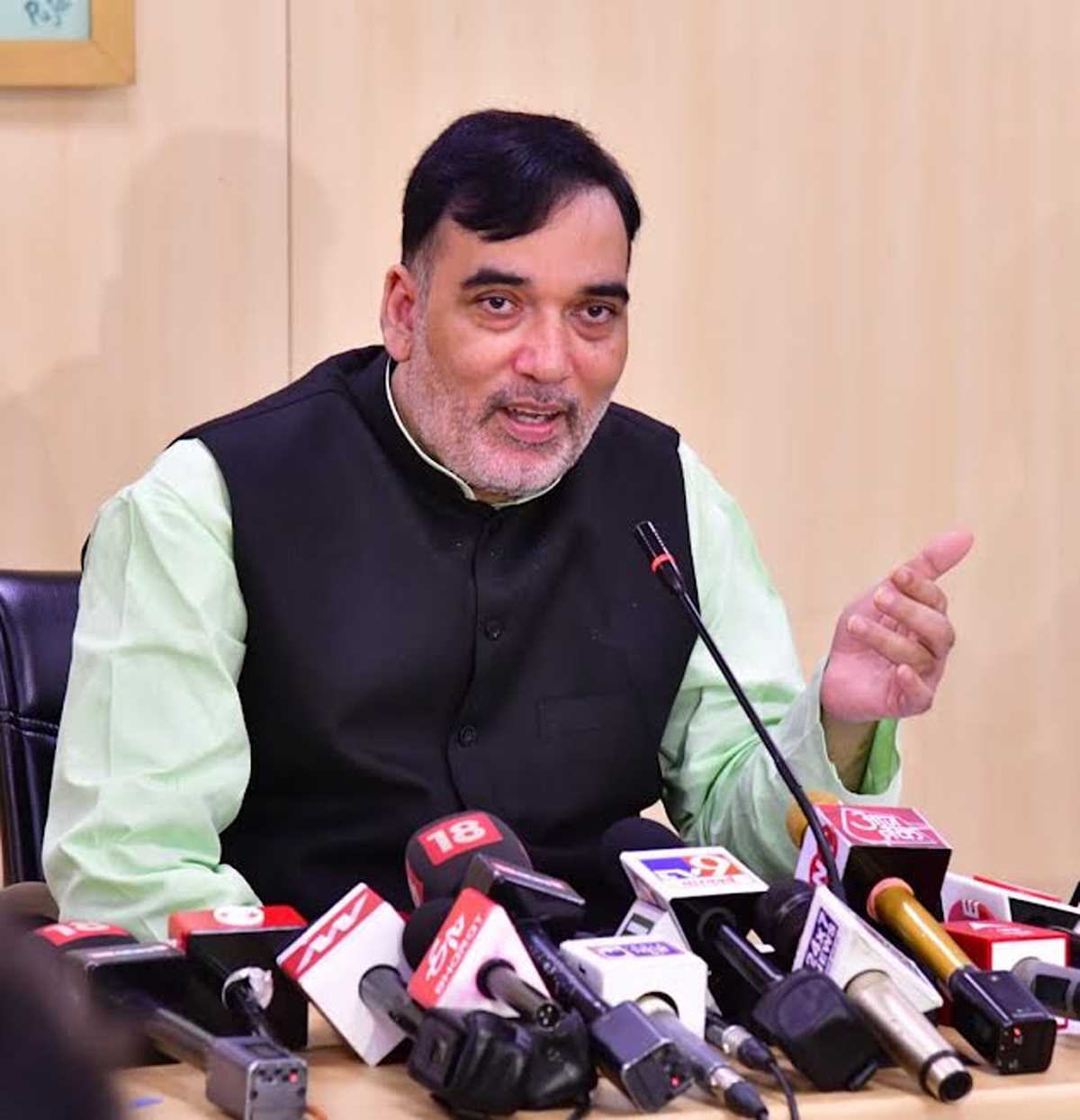 वायु प्रदूषण में आई गिरावट, दिल्ली में नौ नवंबर से खुलेंगे प्राइमरी स्कूल